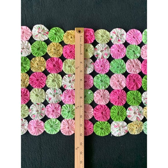 Handmade Vintage Yo-Yo Doily with Pastel Floral & Solid Fabrics 12"x22" Quilting - Picture 6 of 10